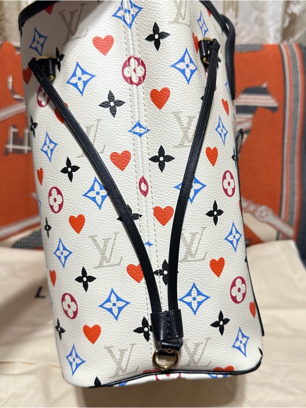 LOUIS VUITTON❤️🌟GAME ON NEVERFULL MM MULTICOLOR HEART & PLAYING CARD W/ POUCH⭐️ - Picture 13 of 16